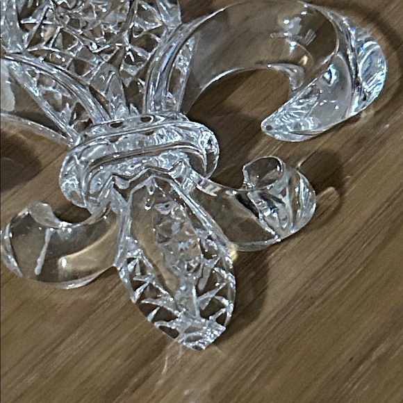 Waterford Crystal Fleur-de-Lis with Red Accent Ornament - Picture 8 of 16
